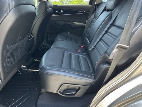 Used 2017 Kia Sorento FWD w/ LX Convenience Package image 25