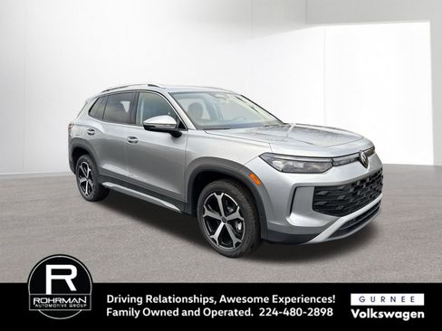 New 2026 Volkswagen Tiguan SE image 2