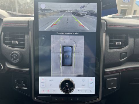 Used 2023 Ford Expedition Limited image 6