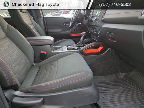 Used 2022 Nissan Frontier PRO-4X image 42