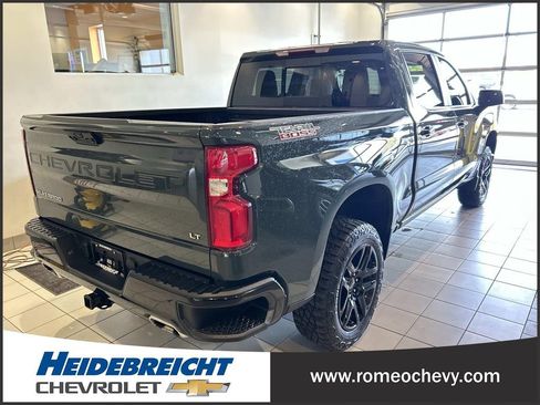 Used 2025 Chevrolet Silverado 1500 LT Trail Boss w/ Convenience Package II AWD/4WD image 4