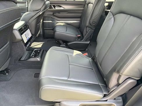 New 2026 Jeep Grand Wagoneer Summit w/ Premium Group III AWD/4WD image 27