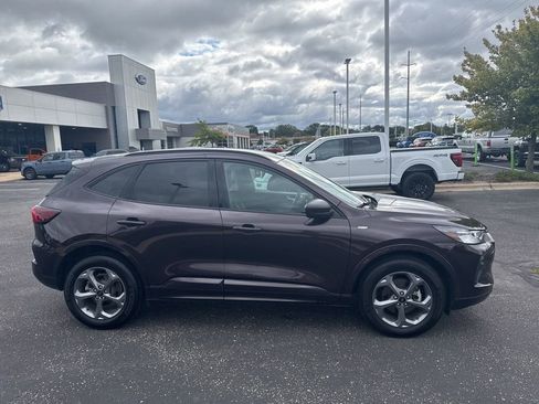 Used 2023 Ford Escape ST-Line w/ Tech Pack #1 AWD/4WD image 3