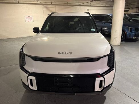 Certified 2024 Kia EV9 GT-Line AWD/4WD image 8