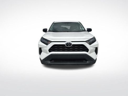 Used 2022 Toyota RAV4 LE FWD image 3