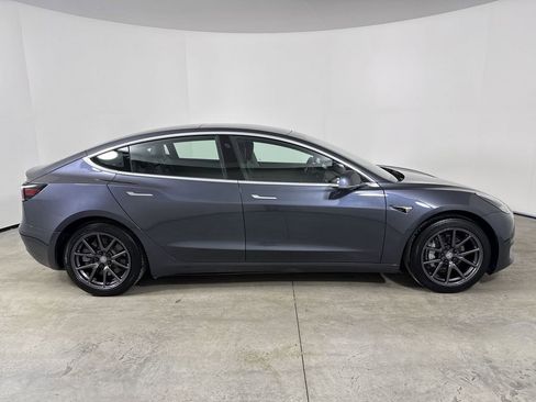 Used 2020 Tesla Model 3 Standard Range Plus image 8