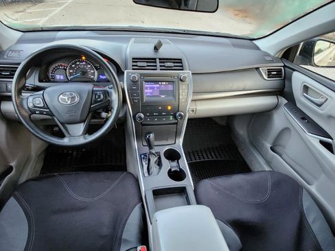 Used 2015 Toyota Camry LE image 33