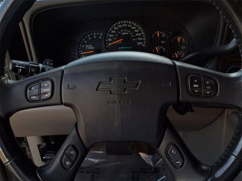 Used 2005 Chevrolet Avalanche Z66 w/ Sun And Sound Package image 10