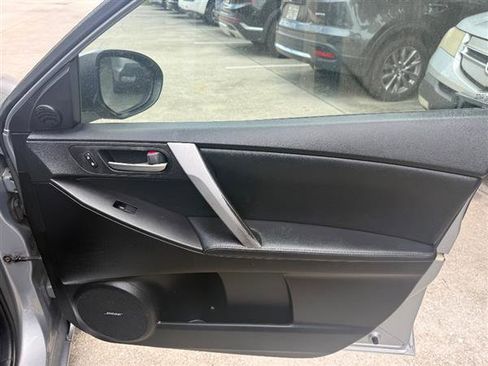 Used 2012 MAZDA MAZDA3 i Grand Touring image 17