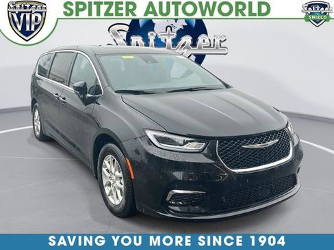 New 2026 Chrysler Pacifica Select FWD image 1
