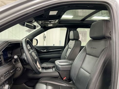 Used 2023 GMC Yukon XL Denali image 20