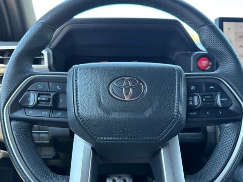 Used 2025 Toyota Tacoma TRD Sport AWD/4WD image 22