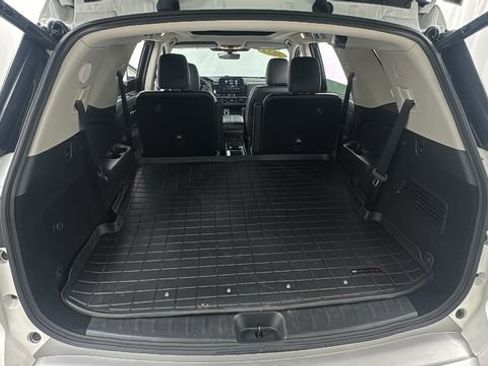 Used 2024 Nissan Pathfinder SL w/ SL Premium Package image 15