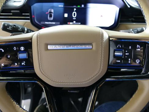 Used 2025 Land Rover Range Rover Sport Dynamic SE AWD/4WD image 16