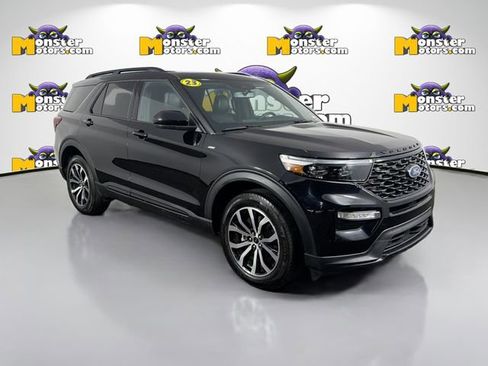 Used 2023 Ford Explorer ST-Line w/ Class IV Trailer Tow Package AWD/4WD image 3