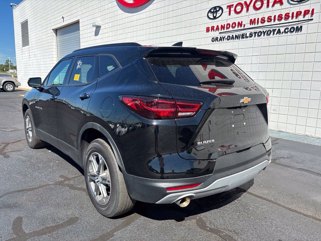 Used 2024 Chevrolet Blazer LT FWD image 6
