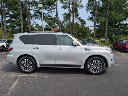 Used 2021 Nissan Armada SL RWD image 2