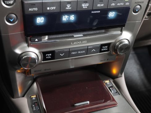 Used 2014 Lexus GX 460 image 28
