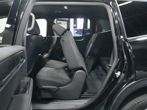 Used 2025 GMC Acadia Elevation w/ LPO, All-Weather Package AWD/4WD image 31