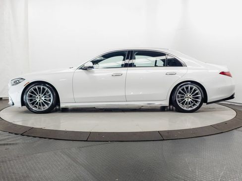 Used 2024 Mercedes-Benz S 580 4MATIC Sedan w/ AMG Line image 4