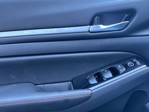 New 2025 Nissan Altima 2.5 SR image 9