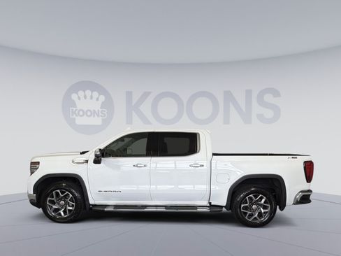 Used 2023 GMC Sierra 1500 SLT w/ SLT Premium Package AWD/4WD image 2