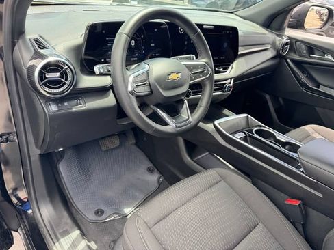 Used 2025 Chevrolet Equinox LT FWD image 15