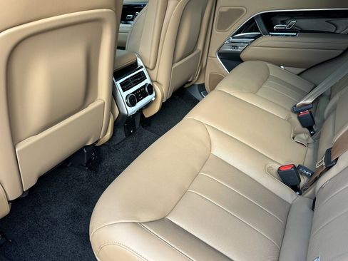 New 2026 Land Rover Range Rover SE image 16