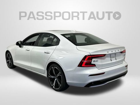 Used 2024 Volvo S60 B5 Core image 2