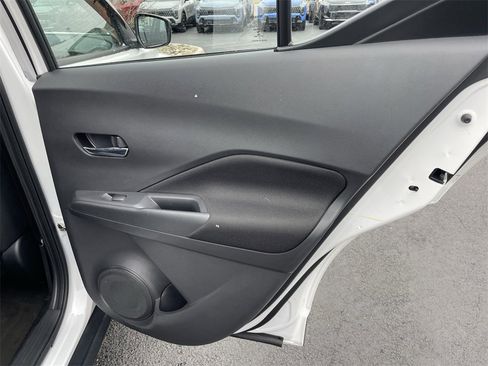 Used 2021 Nissan Kicks SV image 21