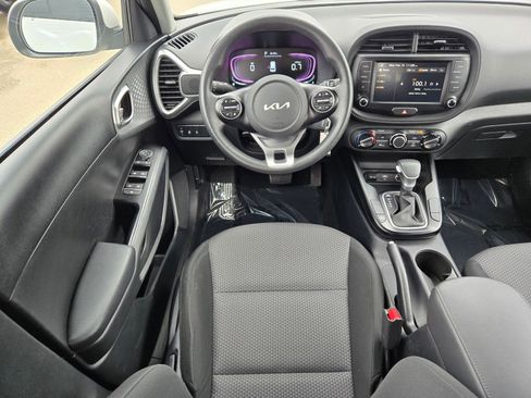 Used 2024 Kia Soul LX w/ Option Group 015 FWD image 11