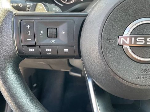 Used 2024 Nissan Rogue S FWD image 15