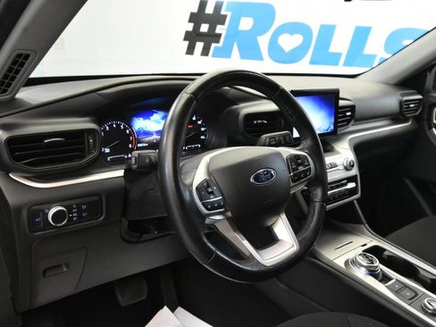 Used 2022 Ford Explorer XLT image 11