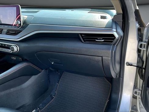 Used 2024 Nissan Altima 2.5 SR image 25