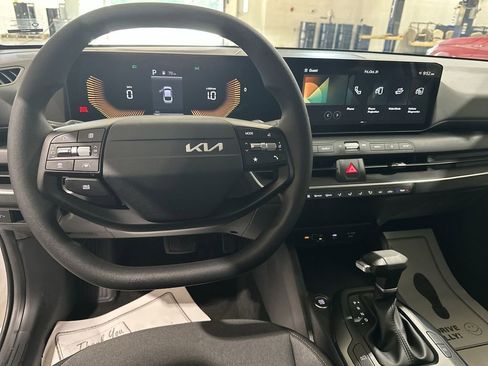 New 2025 Kia K4 LXS image 11