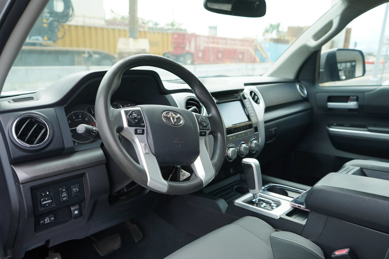 Used 2015 Toyota Tundra SR5 RWD image 9
