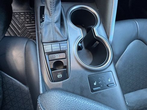 Used 2021 Toyota Camry XSE image 8