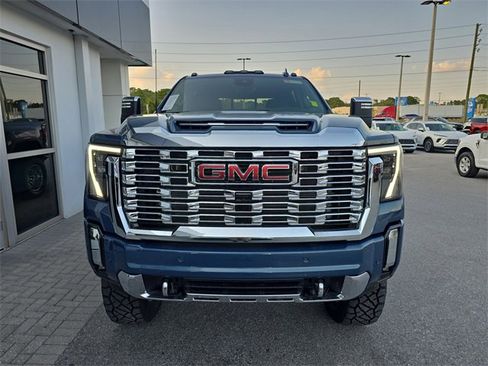 New 2025 GMC Sierra 3500 Denali w/ Denali Reserve Package image 2