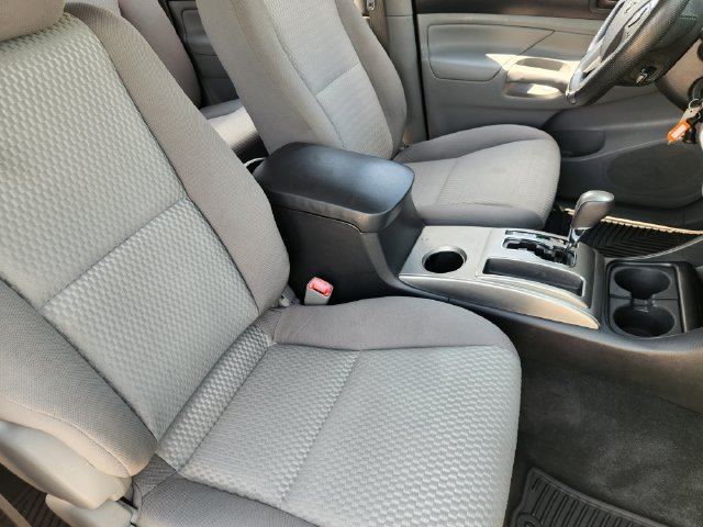 Used 2015 Toyota Tacoma 4x4 Double Cab w/ SR5 Package image 10