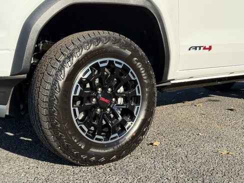 New 2026 GMC Canyon AT4 image 16