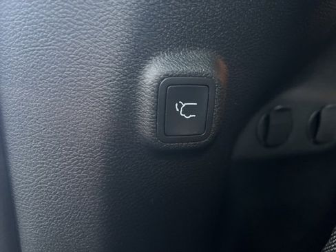 Used 2021 Jeep Cherokee Trailhawk w/ Sun, Sound & Nav Group image 25