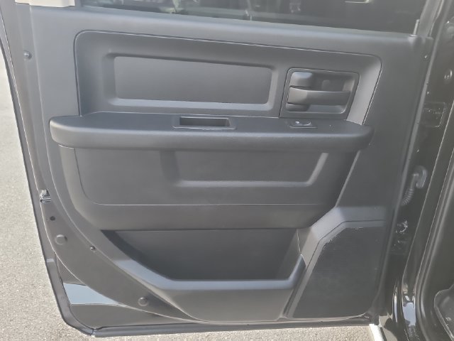 Used 2018 RAM 2500 Tradesman w/ Chrome Appearance Group AWD/4WD image 12