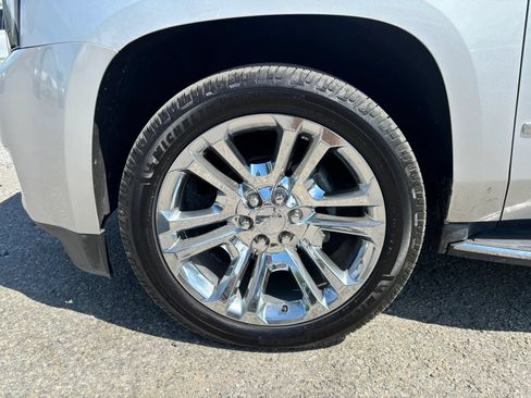 Used 2018 GMC Yukon SLT w/ Premium Edition AWD/4WD image 10