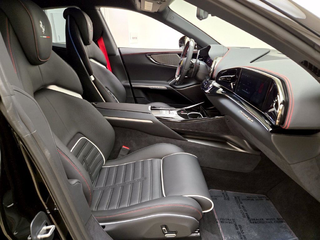 Used 2025 Ferrari Purosangue AWD/4WD image 24