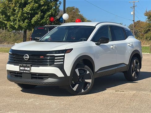 New 2026 Nissan Kicks SR image 2