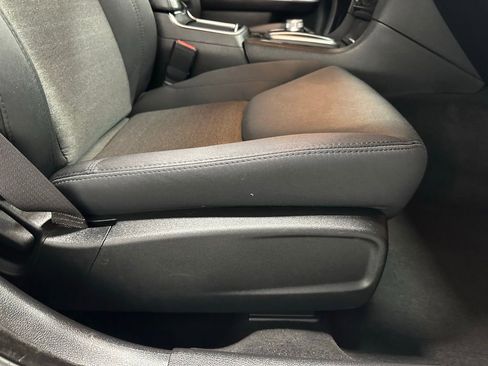 Used 2019 Chrysler 300 Touring RWD image 56