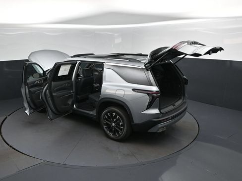 New 2026 Chevrolet Traverse LT w/ Sun and Wheel Package FWD image 47