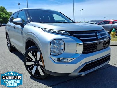 Used 2025 Mitsubishi Outlander SE