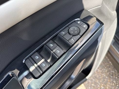 Used 2025 Nissan Pathfinder SL w/ Cargo Package AWD/4WD image 11