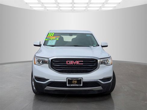 Used 2018 GMC Acadia SLE image 2
